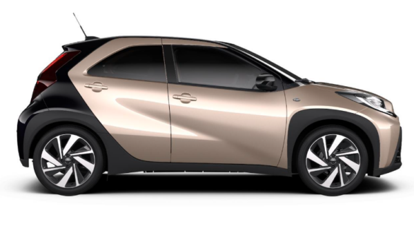 Toyota-Aygo-X-Cross-Chic-Automatico-Lateral-Derecho