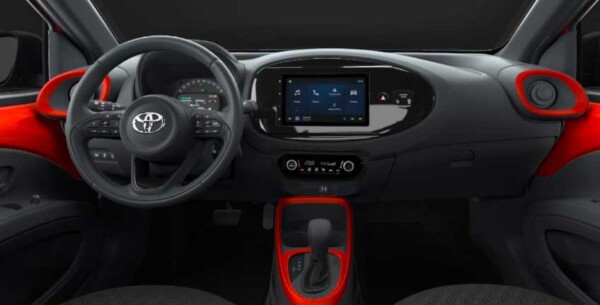 Toyota Aygo X Cross Like Automatico Interior