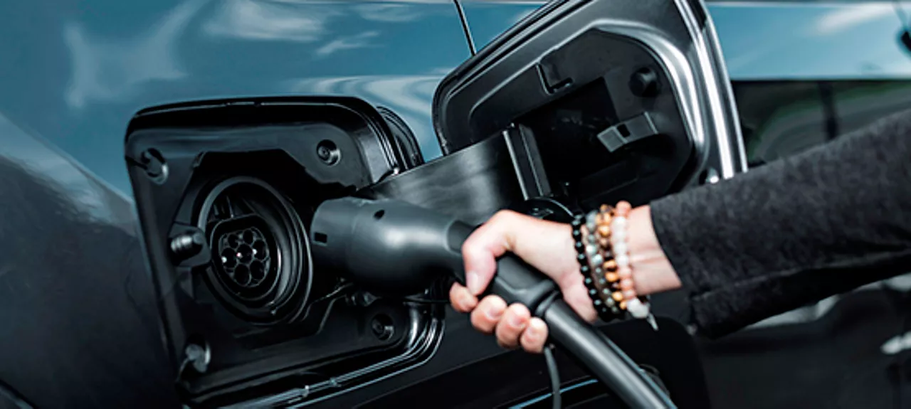 plan-moves-iii-ayudas-comprar-hibrido-enchufable-electrico-toyota furgonetas nuevas para particulares