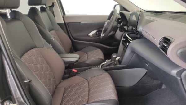 TOYOTA YARIS CROSS 120H STYLE PLUS - Imagen 6