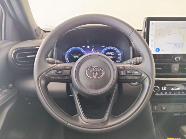 TOYOTA YARIS CROSS 1.5 130H PREMIERE EDITION 4WD - Imagen 9