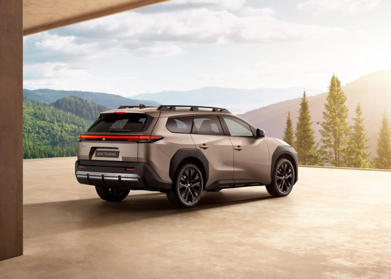 Nuevo Toyota bZ4X Touring vista trasera