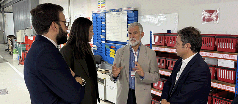 La alcaldesa de Majadahonda visita Kobe Motor: procesos, servicio y movilidad