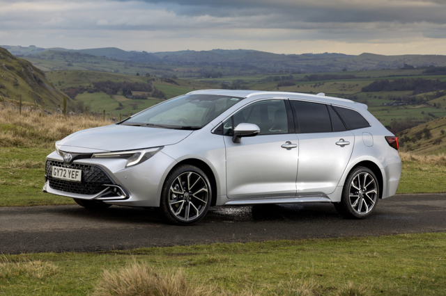 Leasing de coches Toyota familiares híbridos