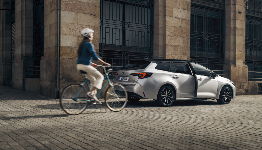 Leasing de Toyota para coches familiares híbridos