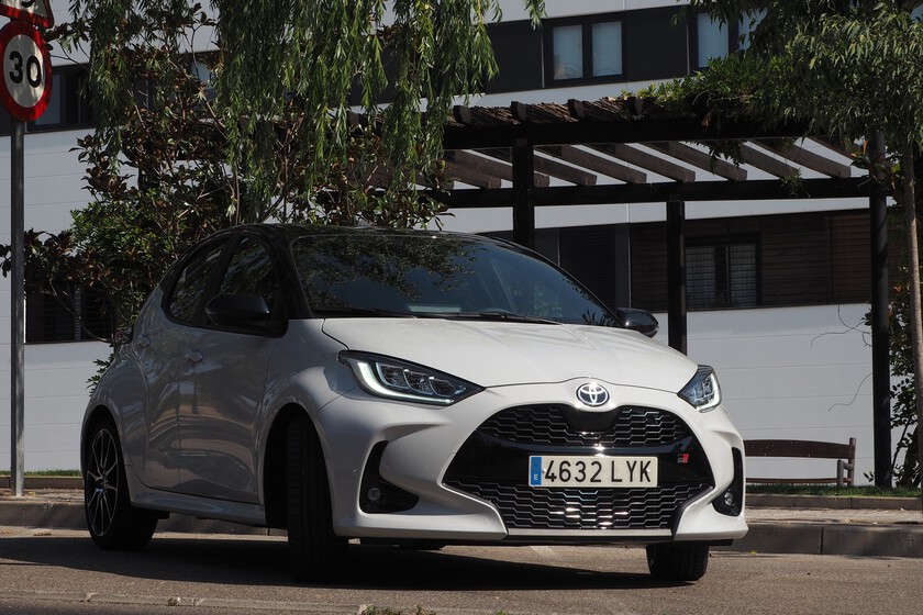 Promoción de coches Toyota con mantenimiento incluido