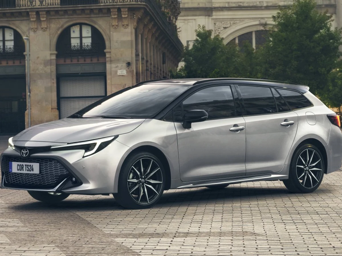 Promoción de coches Toyota familiares