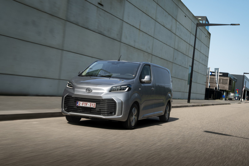 Seguridad y asistentes de conducción de la Proace Van EV