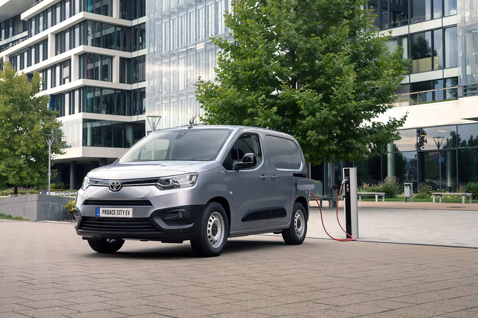Furgonetas Toyota en San Lorenzo de El Escorial - Kobe Motor